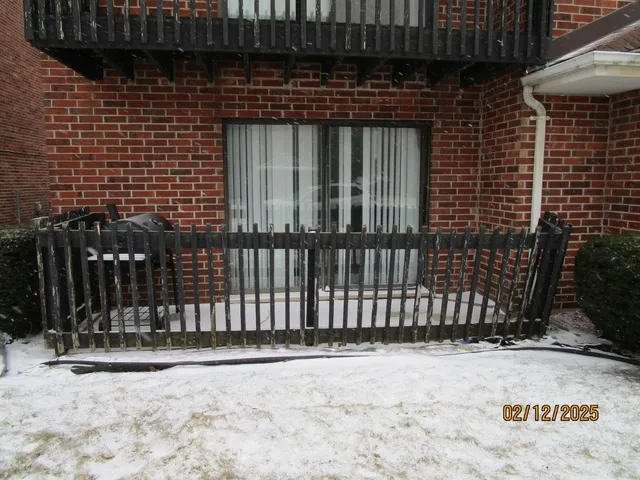 $29,000 | 1613 Astor Street, Unit 16131E, Calumet City, IL 60409