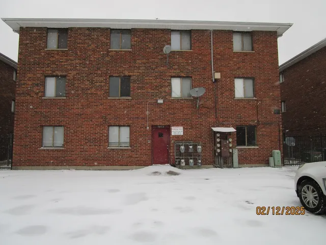 $29,000 | 1613 Astor Street, Unit 16131E, Calumet City, IL 60409
