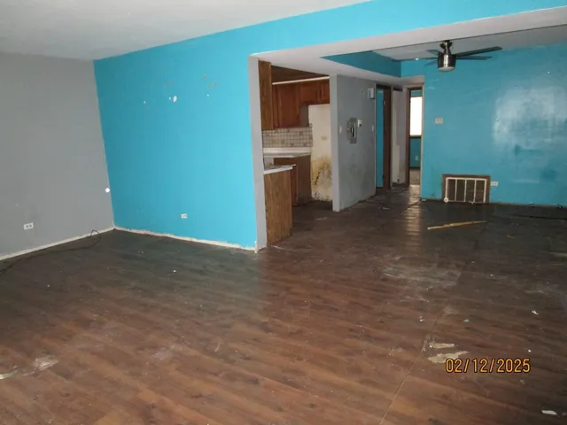 $29,000 | 1613 Astor Street, Unit 16131E, Calumet City, IL 60409