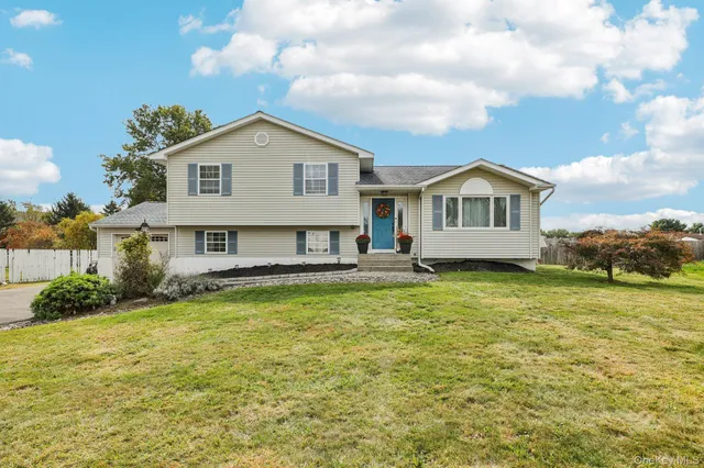 $569,000 | 32 Carlisle Way, Washingtonville, NY 10992