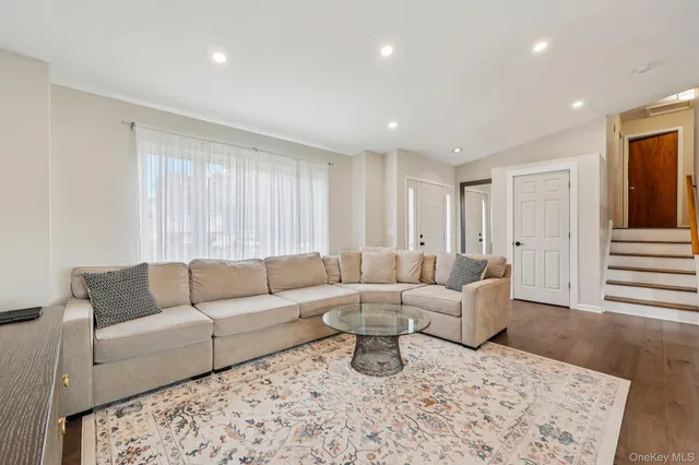 $569,000 | 32 Carlisle Way, Washingtonville, NY 10992