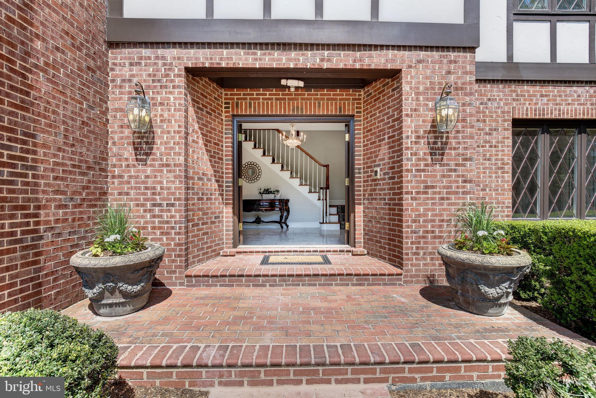 12710 Travilah Road Potomac, MD 20854 - Photo 4 of 59