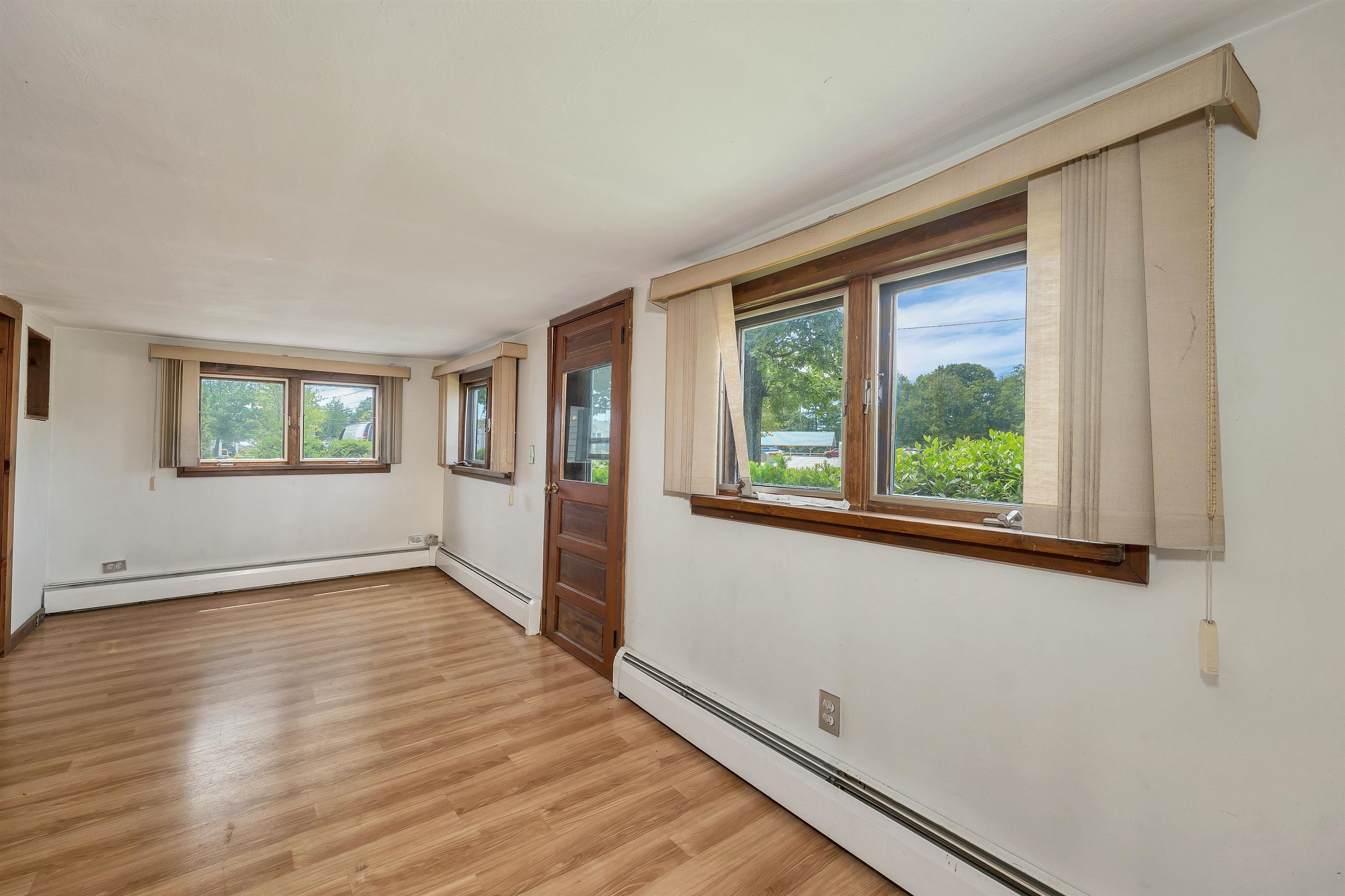 13 Elm Street Epping, NH 03042 - Photo 14 of 47