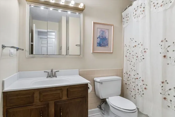$315,000 | 6565 Main Street, Unit 201, Downers Grove, IL 60516