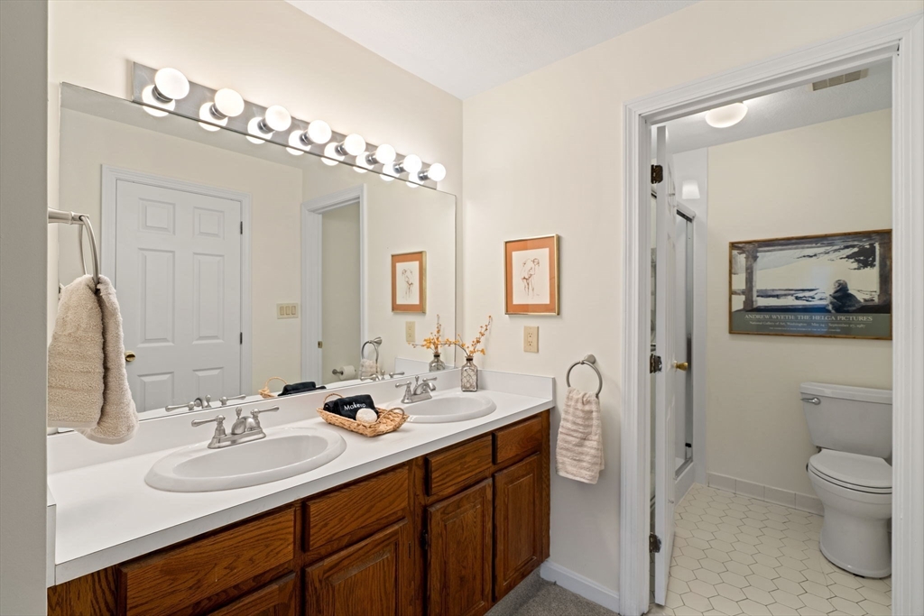 7 Ledgewood Way, Unit 11 Peabody, MA 01960 - Photo 13 of 31