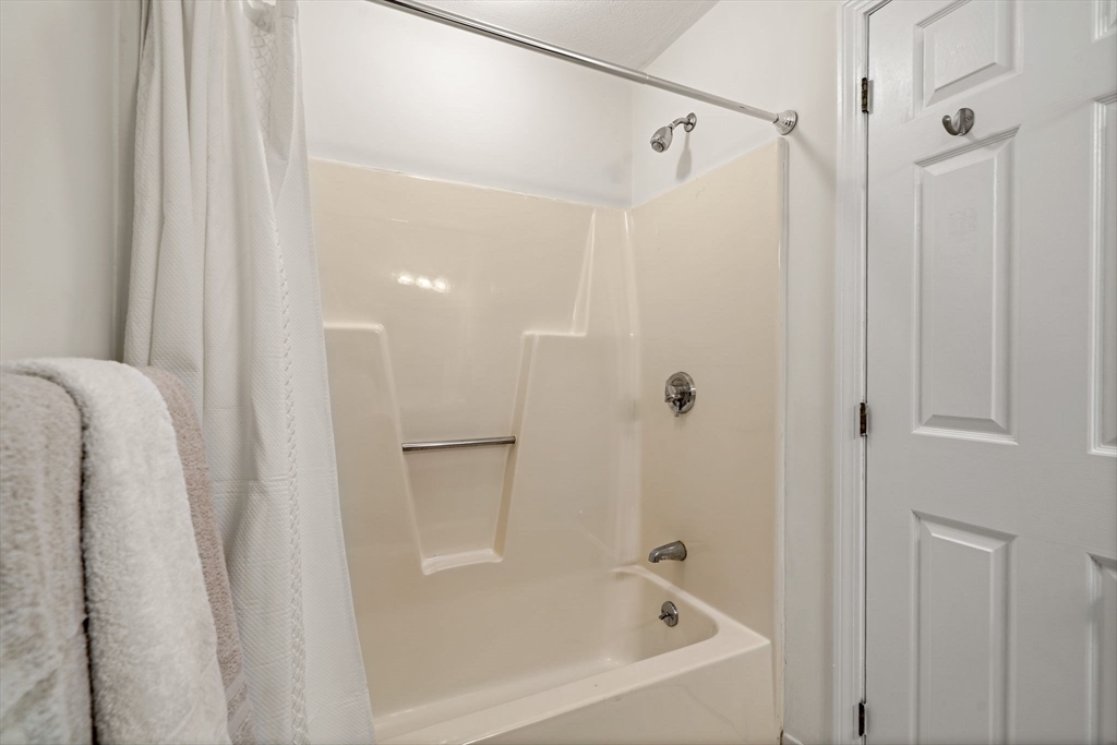 7 Ledgewood Way, Unit 11 Peabody, MA 01960 - Photo 19 of 31