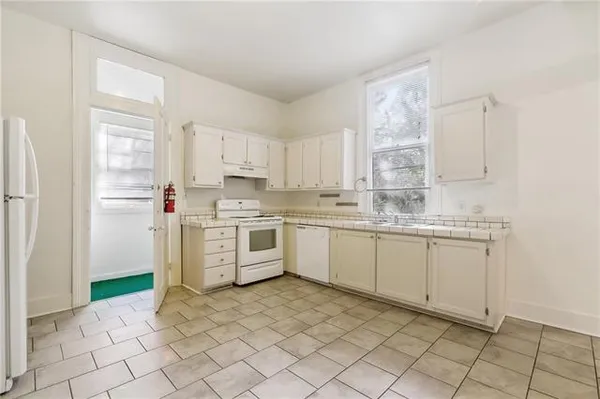 $1,800 | 8121 Belfast Street, Unit A, New Orleans, LA 70118