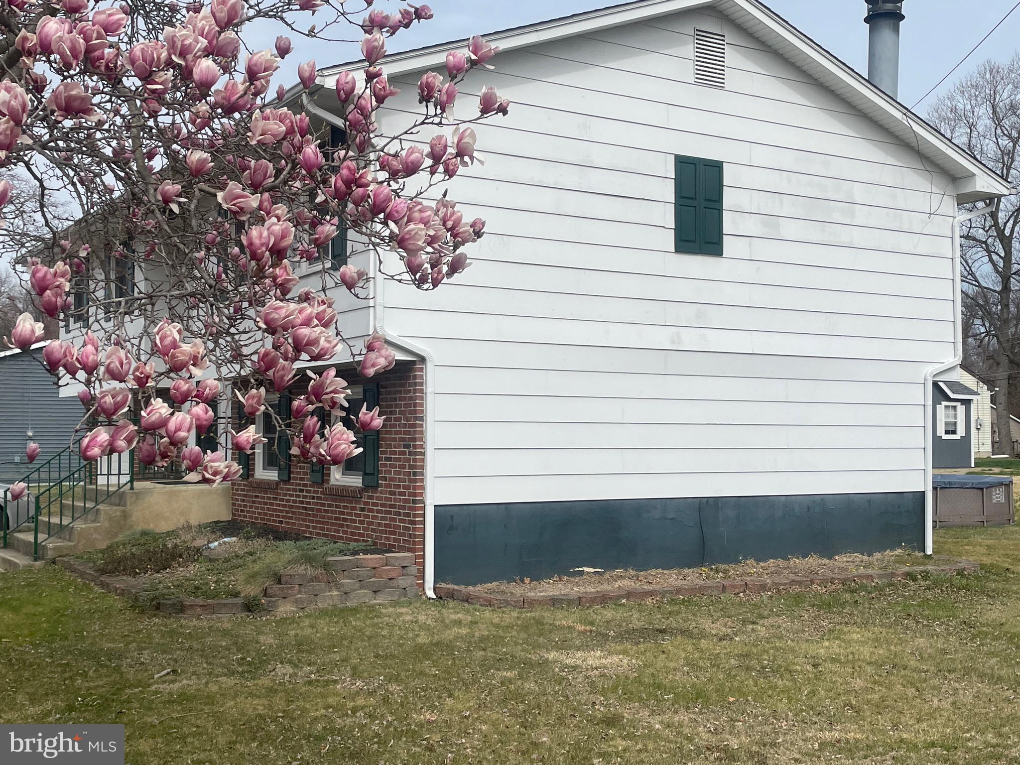 42 Quaker Road Pennsville, NJ 08070 - Photo 2 of 30 Exterior side