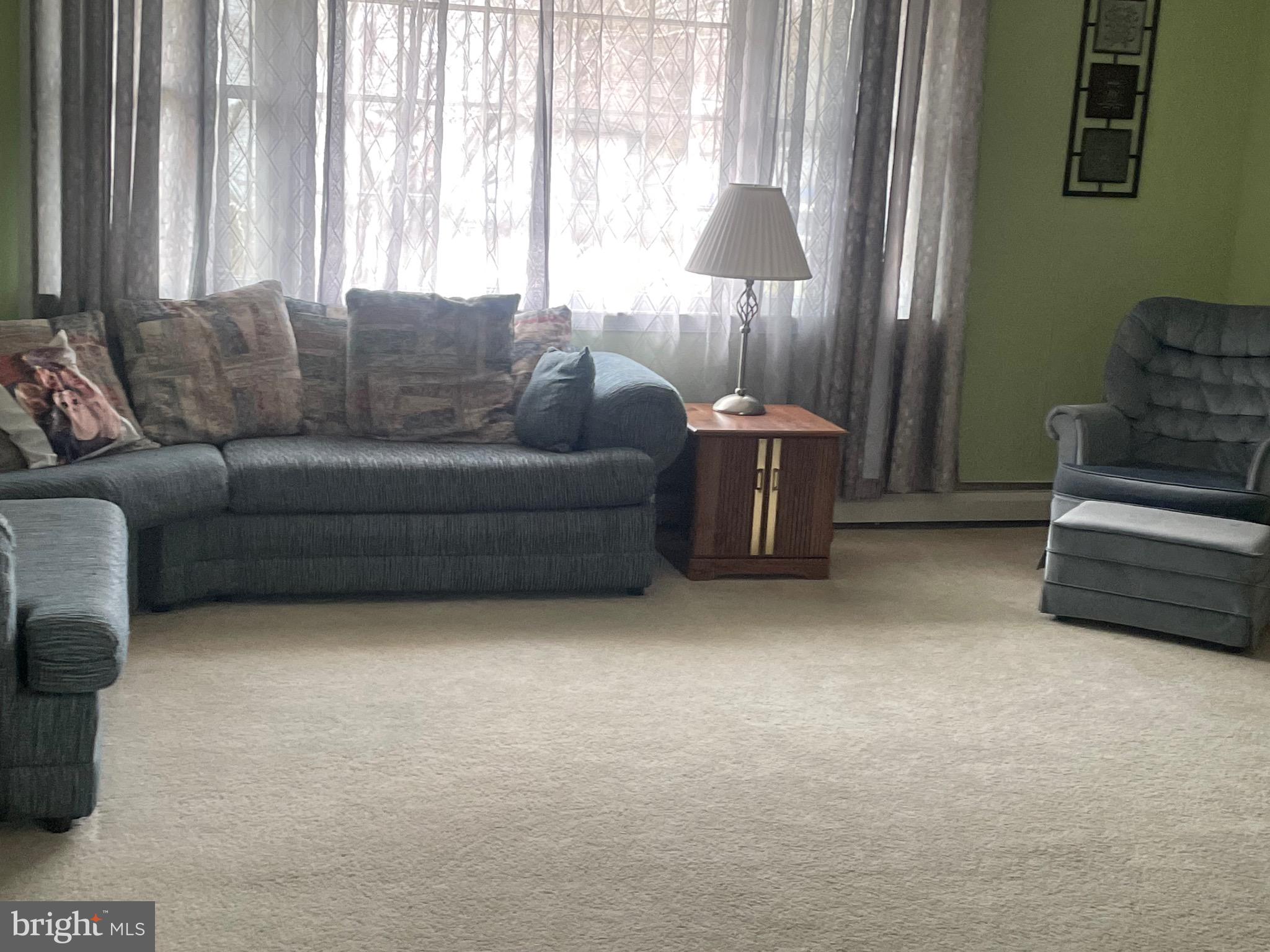 42 Quaker Road Pennsville, NJ 08070 - Photo 24 of 30 Living rm