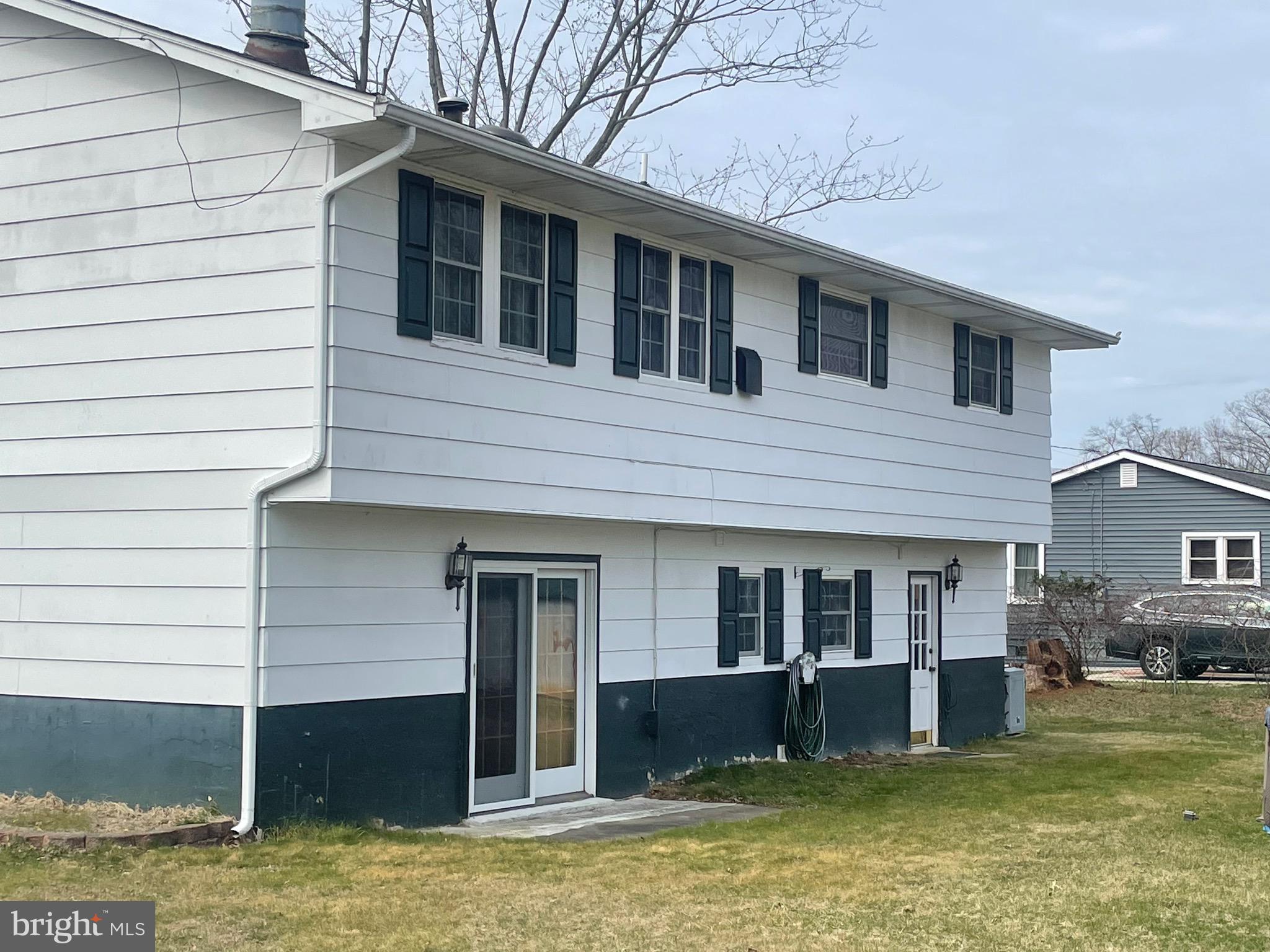 42 Quaker Road Pennsville, NJ 08070 - Photo 3 of 30 Exterior rear