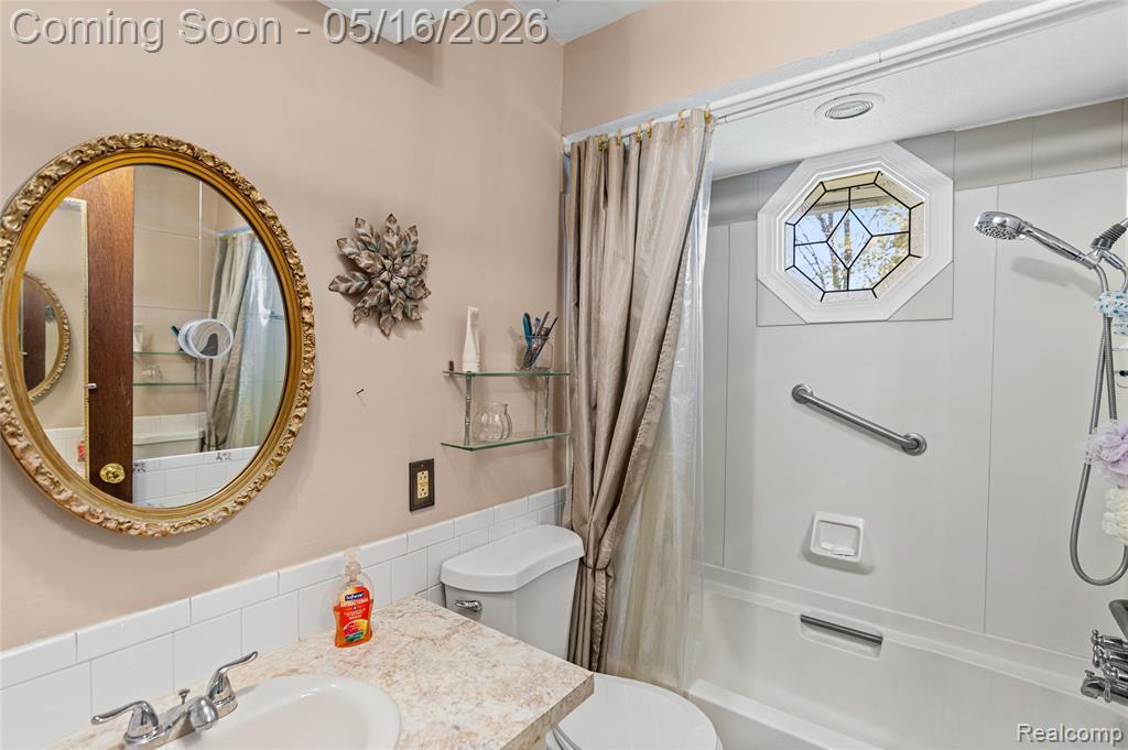 1424 West Judd Road Flint, MI 48507 - Photo 16 of 26