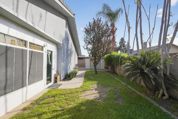 $390,000 | 635 North Belmont Street, Porterville, CA 93257