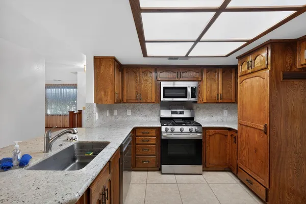 $390,000 | 635 North Belmont Street, Porterville, CA 93257