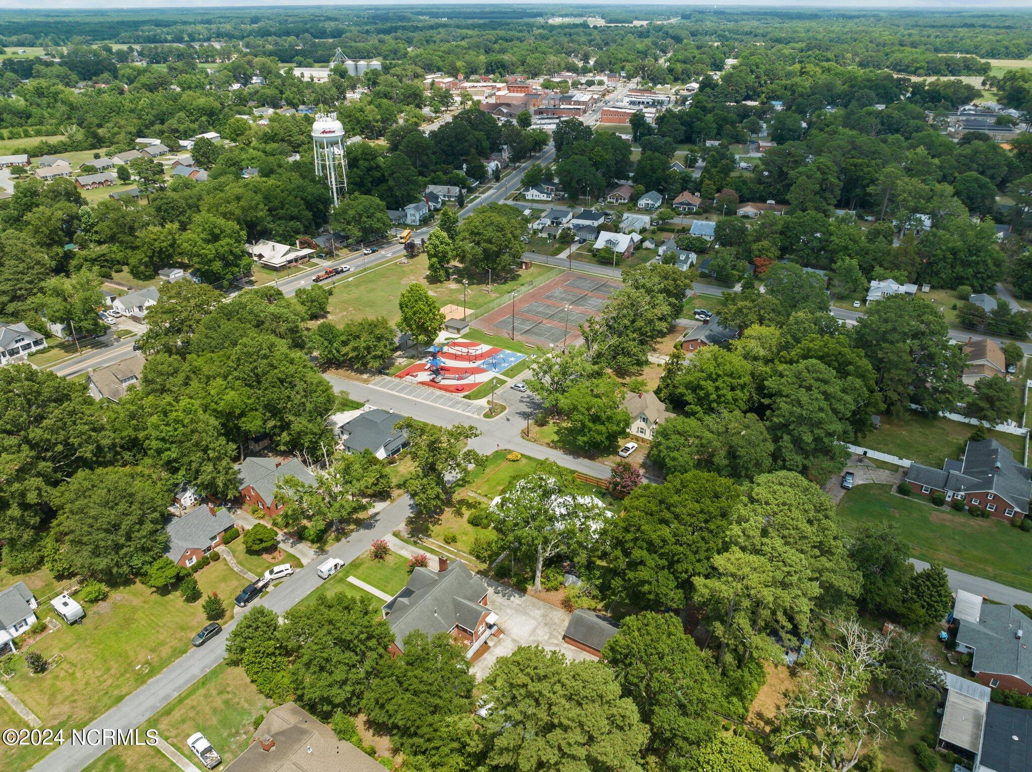 272 Fourth Street Ayden, NC 28513 - Photo 8 of 53 7-web-or-mls-DJI_0511
