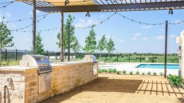 $949,900 | 10484 Gray Hls Drive, Fort Worth, TX 76126