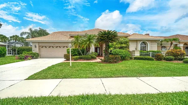 $699,900 | 4109 Via Mirada, Sarasota, FL 34238