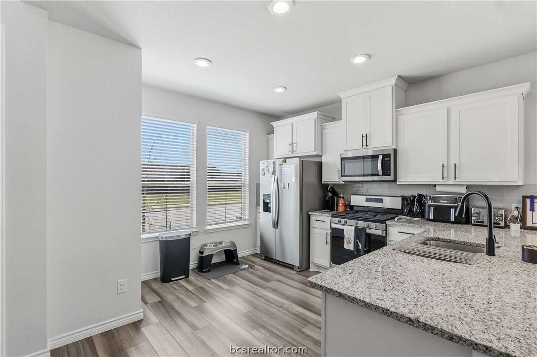 807 Double Mountain Road College Station, TX 77845 - Photo 4 of 19