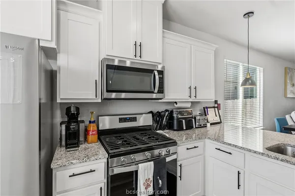 $2,275 | 807 Double Mountain Road, College Station, TX 77845