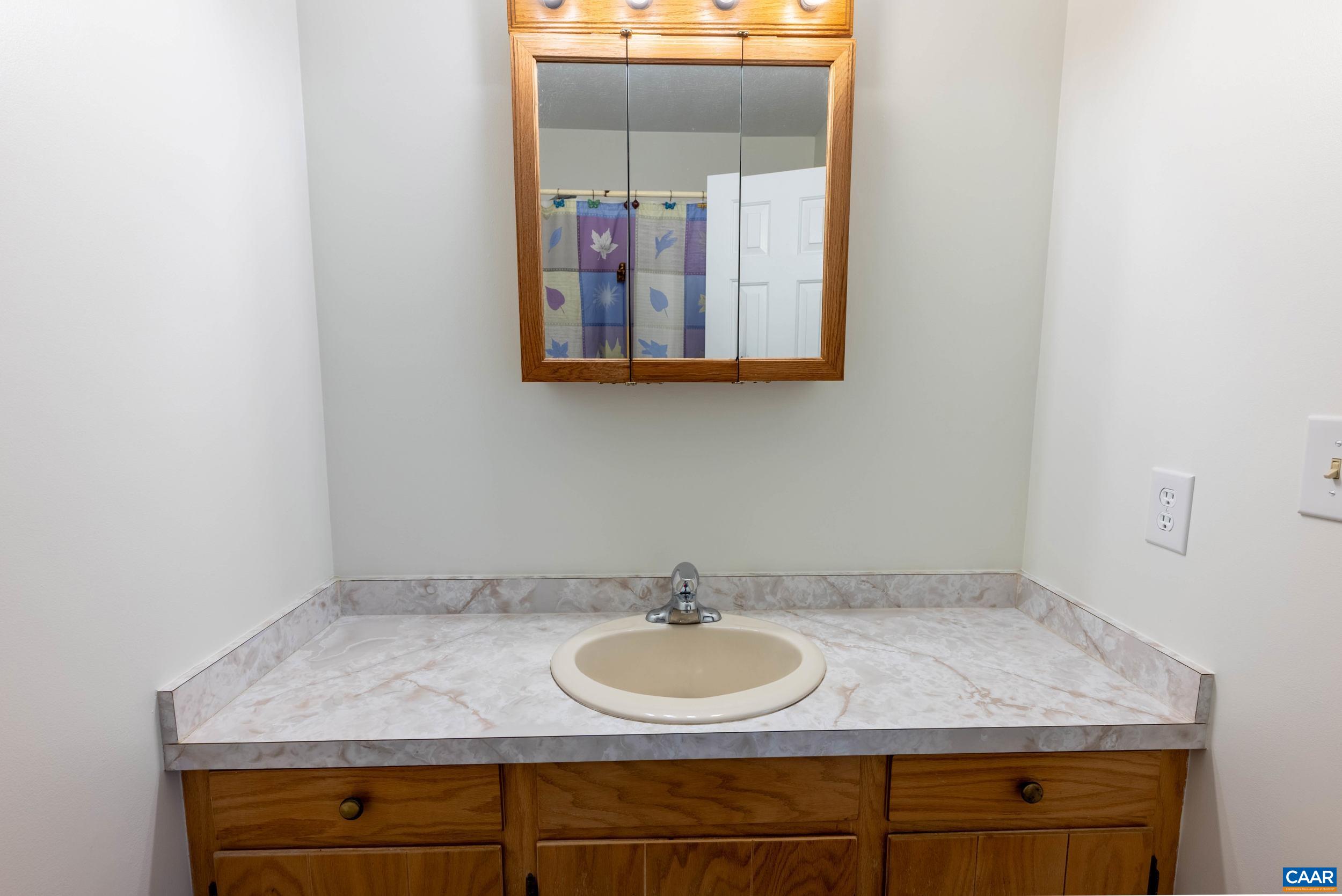 1265 Fredericksburg Road Stanardsville, VA 22973 - Photo 23 of 64 Primary Bath