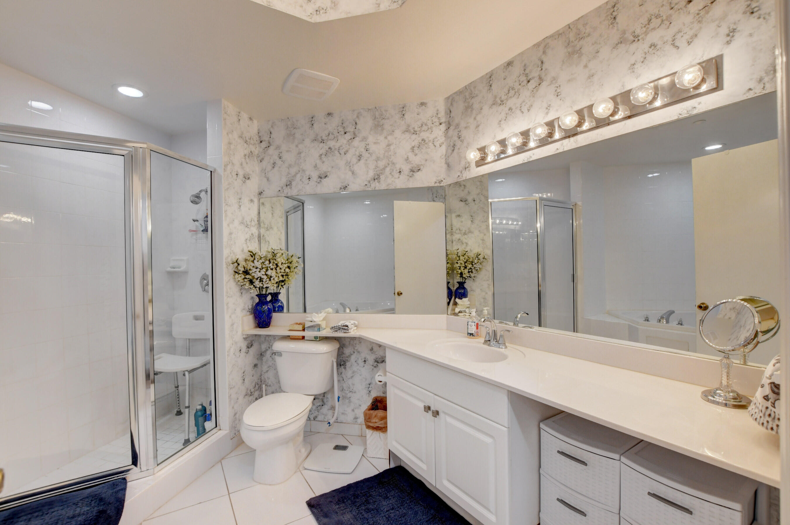7546 La Paz Boulevard, Unit 207 Boca Raton, FL 33433 - Photo 19 of 25 master bath