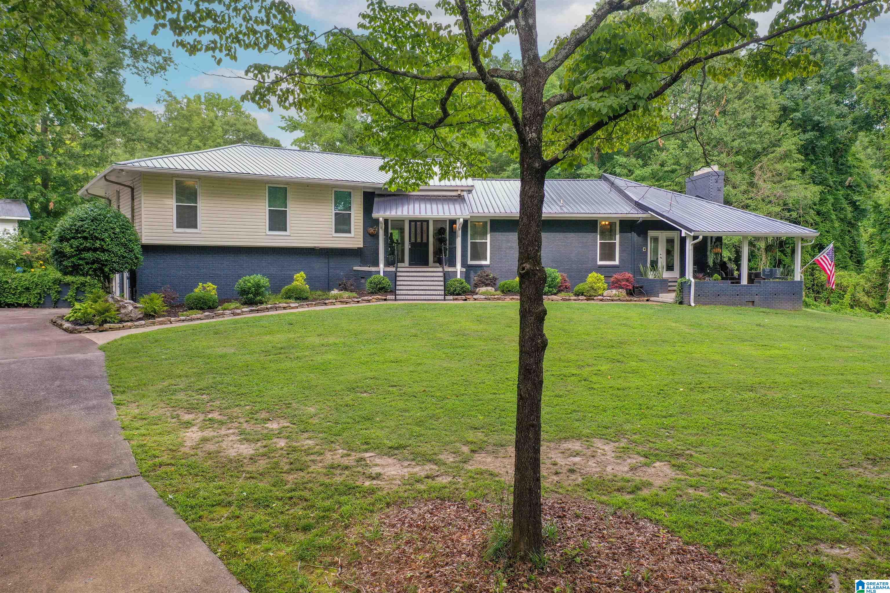 465 Lakewood Road Rainbow City, AL 35906 - Photo 2 of 43