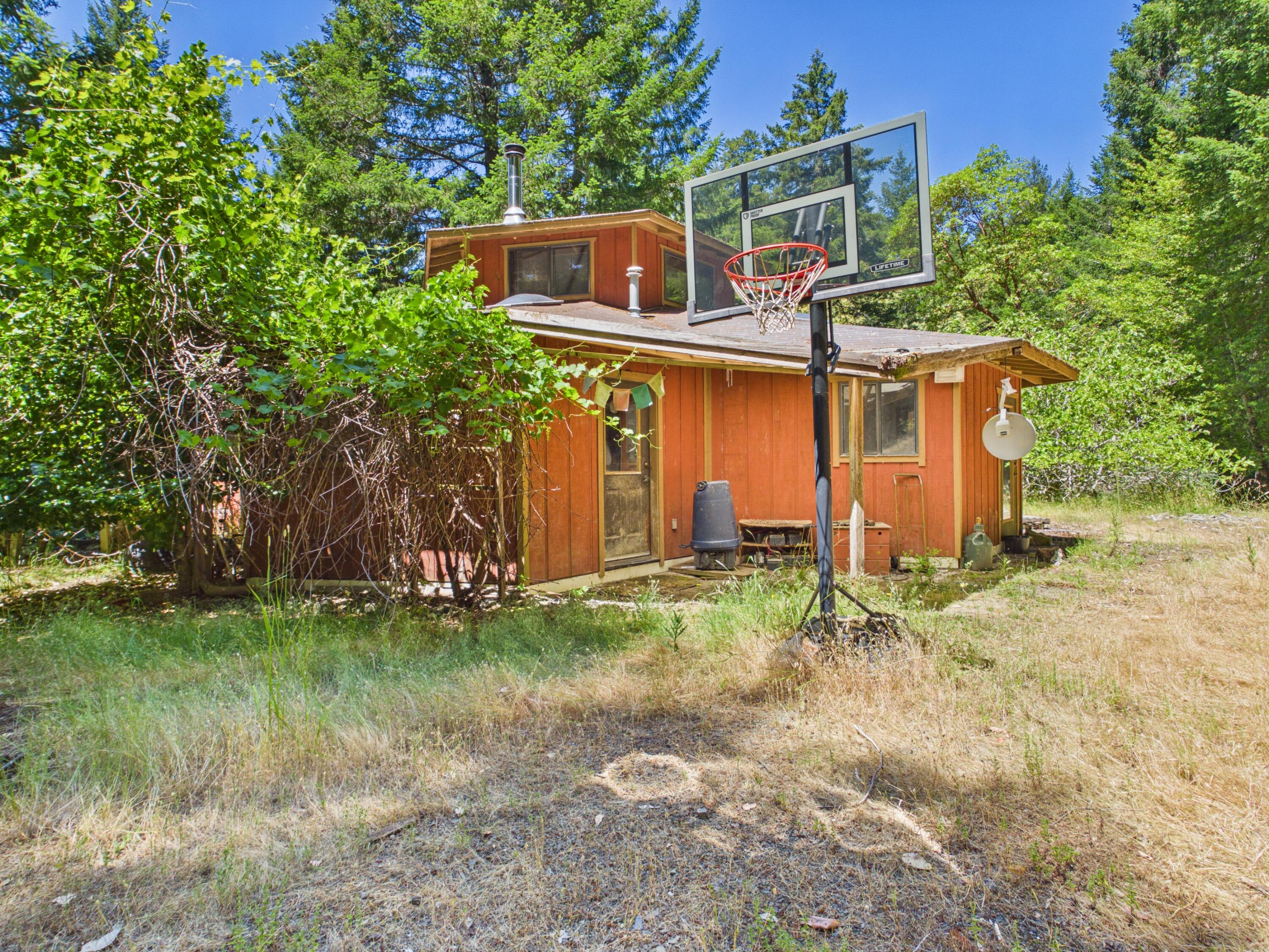 1055 Goodman Ranch Road Garberville, CA 95542 - Photo 34 of 63