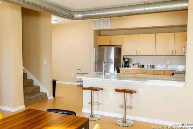 $2,300 | 939 South Frio Street, Unit 4320, San Antonio, TX 78207