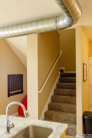 $2,300 | 939 South Frio Street, Unit 4320, San Antonio, TX 78207