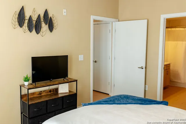 $2,300 | 939 South Frio Street, Unit 4320, San Antonio, TX 78207