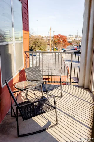 $2,300 | 939 South Frio Street, Unit 4320, San Antonio, TX 78207