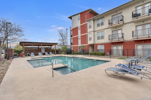 $2,300 | 939 South Frio Street, Unit 4320, San Antonio, TX 78207