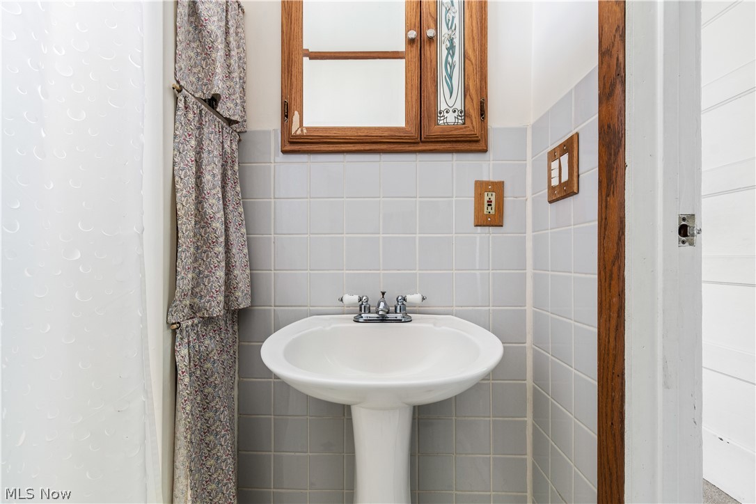 2739 Linwood Road Akron, OH 44312 - Photo 15 of 30 Gallery Image 15