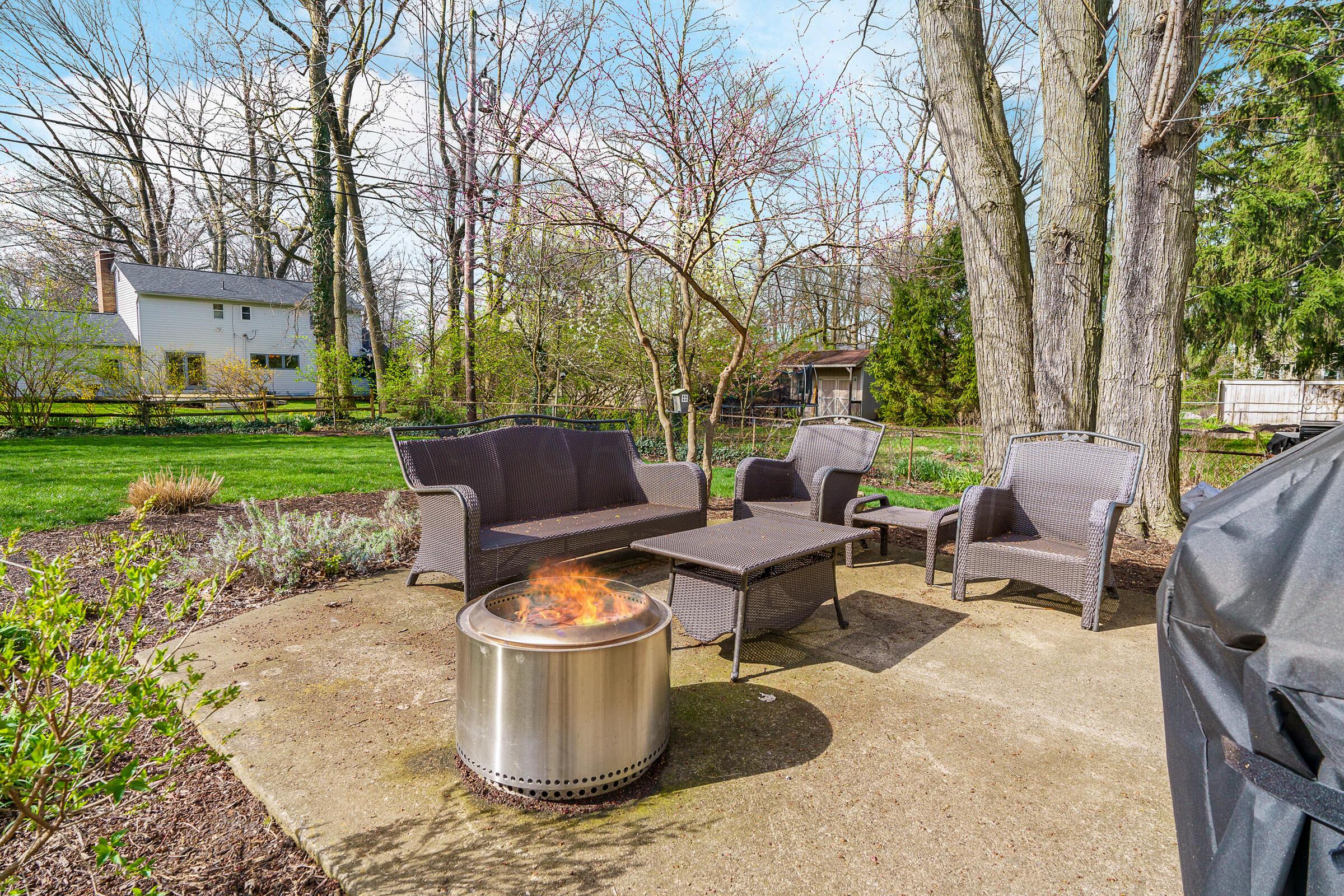 1437 Reymond Road Columbus, OH 43220 - Photo 32 of 37 Patio