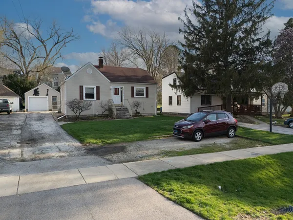 $309,000 | 1953 Wisconsin Avenue, Downers Grove, IL 60515