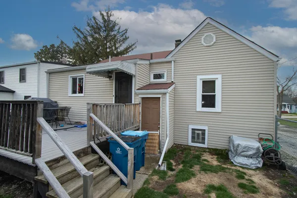 $309,000 | 1953 Wisconsin Avenue, Downers Grove, IL 60515