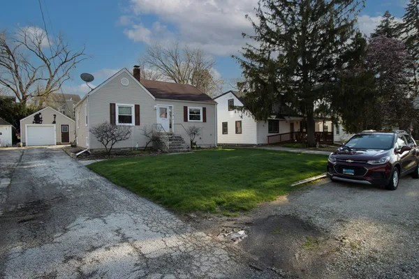 $309,000 | 1953 Wisconsin Avenue, Downers Grove, IL 60515