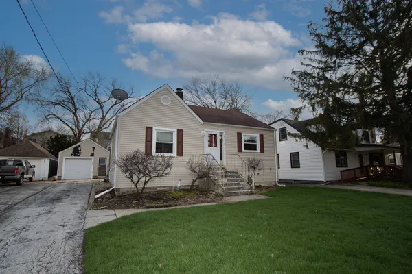 $309,000 | 1953 Wisconsin Avenue, Downers Grove, IL 60515