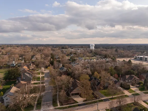 $309,000 | 1953 Wisconsin Avenue, Downers Grove, IL 60515