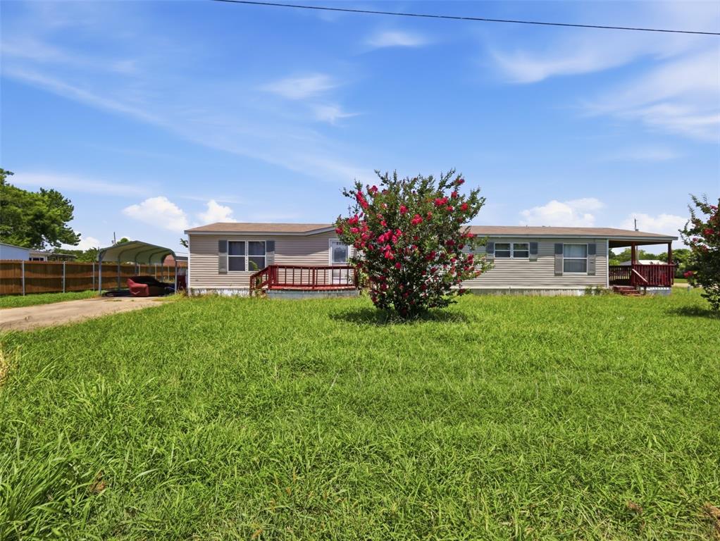 201 Oak Street Blue Ridge, TX 75424 - Photo 2 of 35