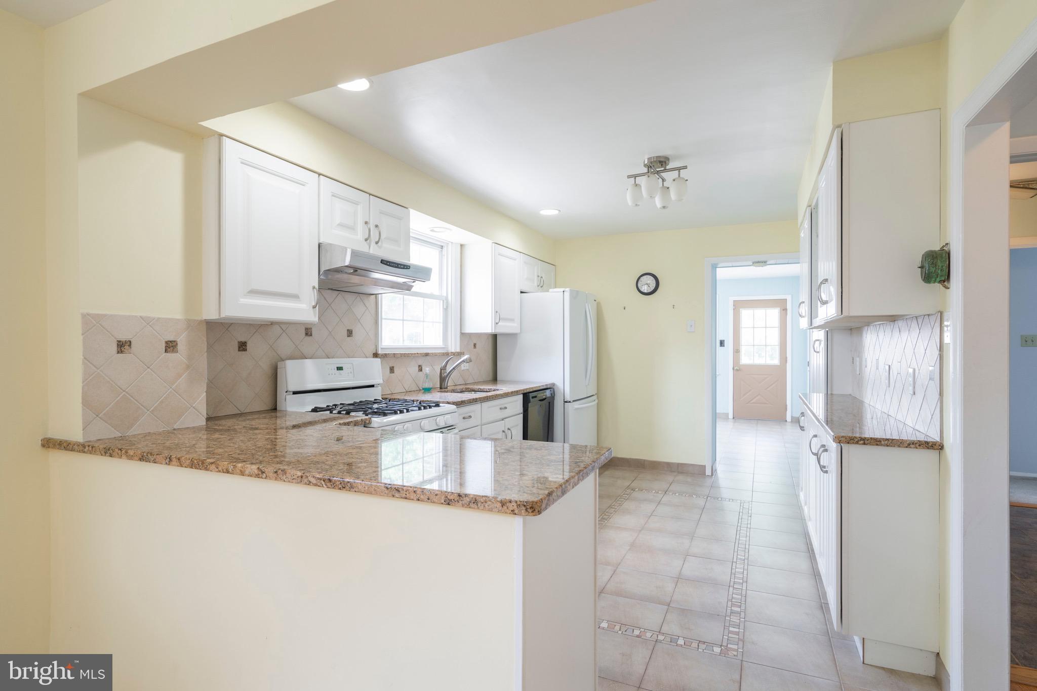 2261 Avon Road Ardmore, PA 19003 - Photo 11 of 38