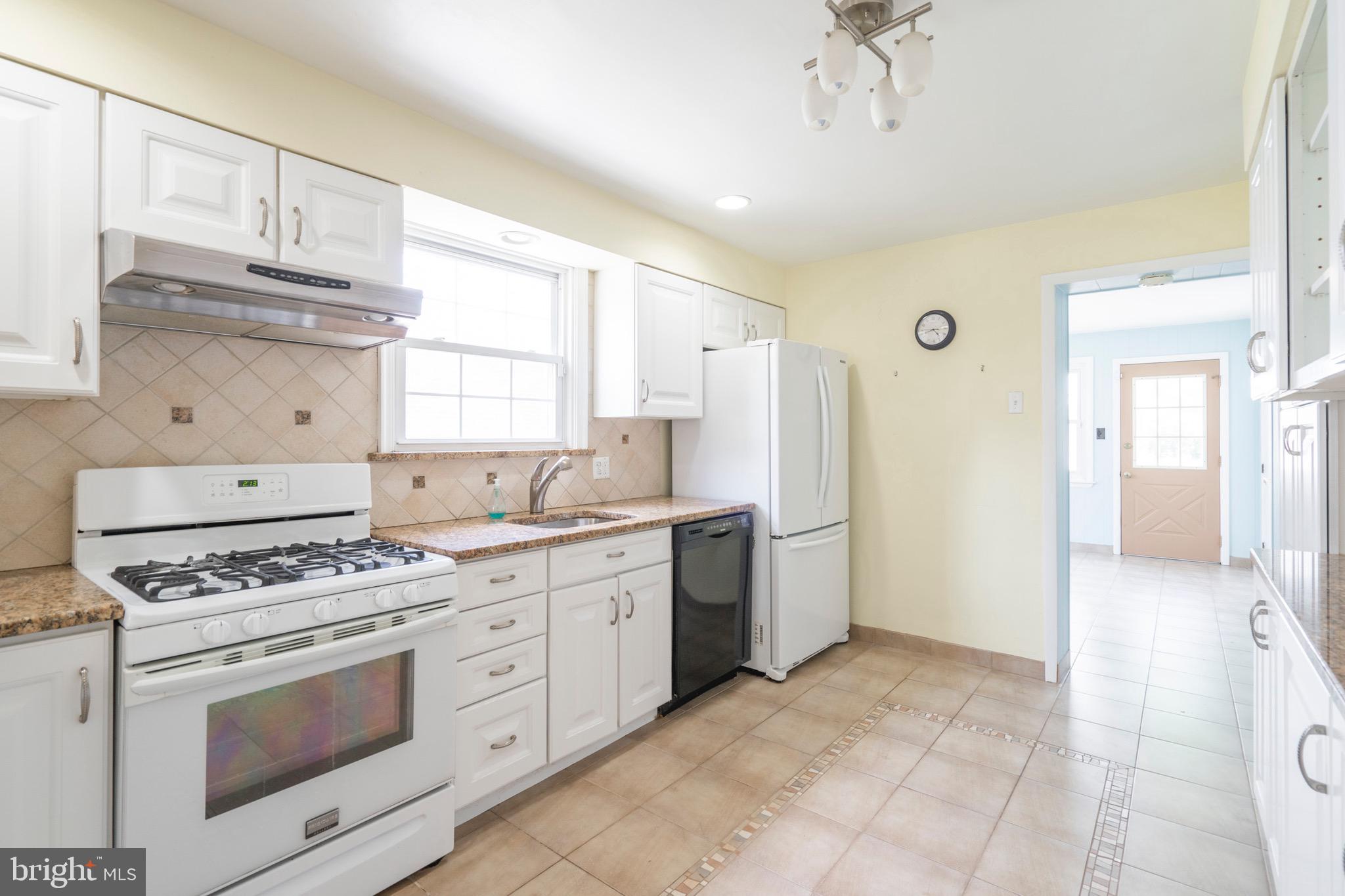2261 Avon Road Ardmore, PA 19003 - Photo 12 of 38