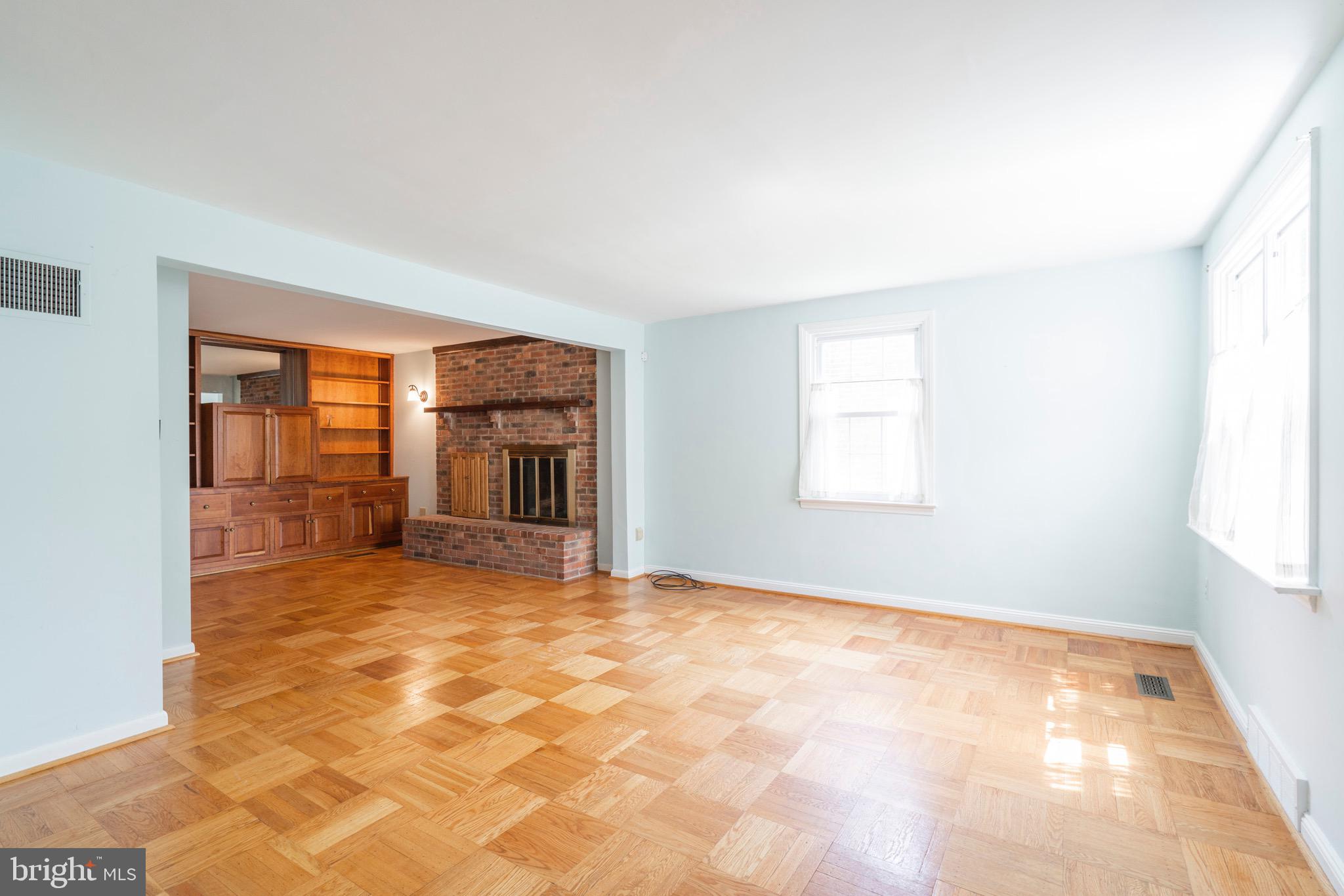 2261 Avon Road Ardmore, PA 19003 - Photo 4 of 38 Living room/Great Room