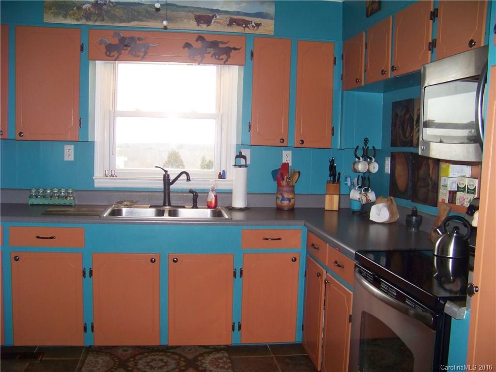 676 Keg Town Mill Road Chesnee, SC 29323 - Photo 4 of 24 Gallery Image 4