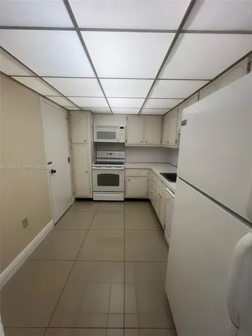 $1,900 | 1965 South Ocean Drive, Unit 10P, Hallandale Beach, FL 33009