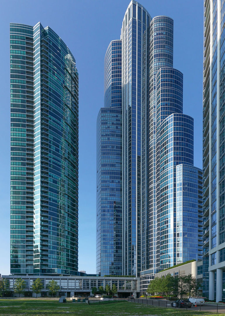 1201 South Prairie Ave Unit 701  