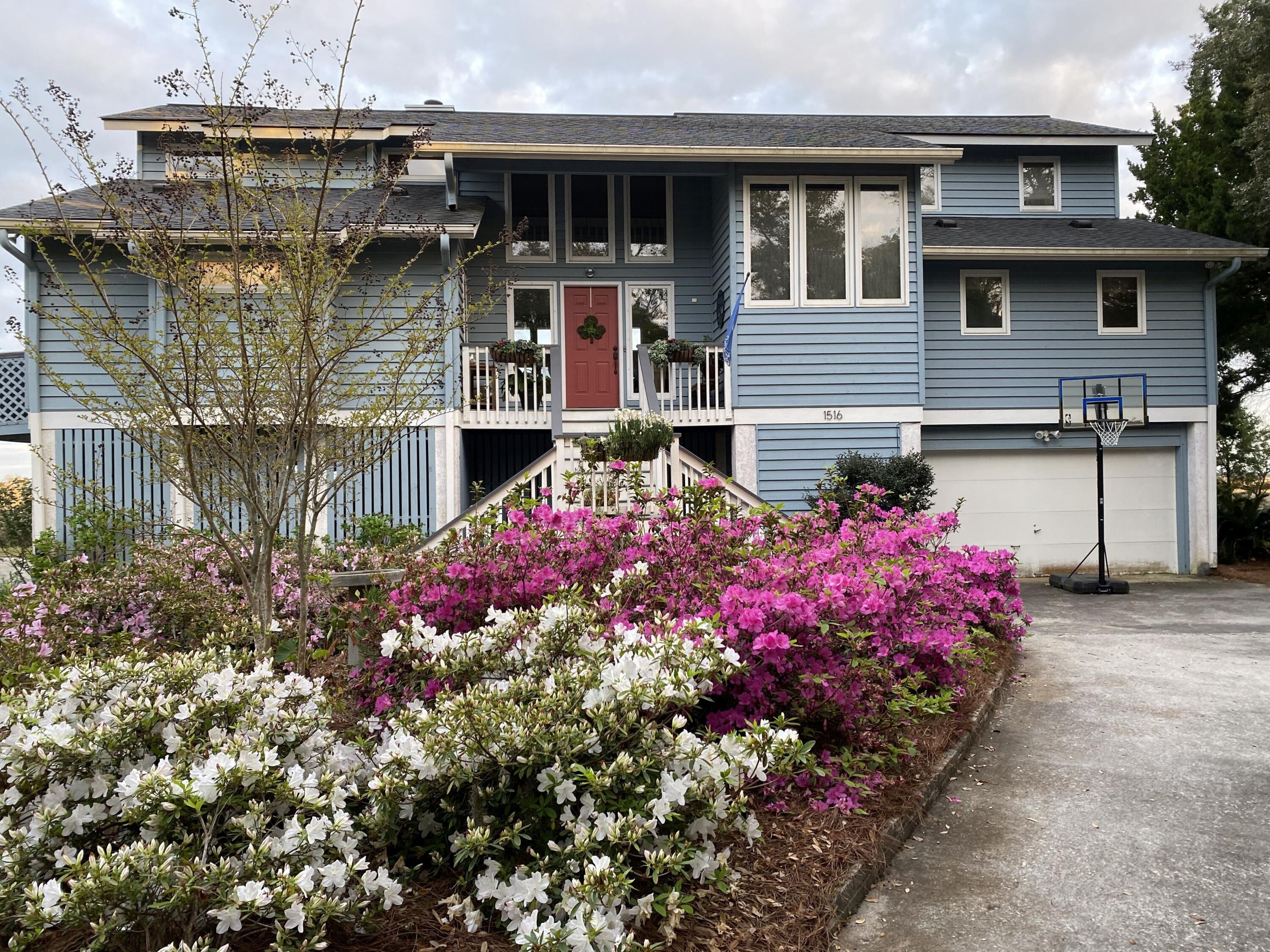 1516 Pine Island Mount Mount Pleasant, SC 29464 - Photo 23 of 44 gnann IMG_3603(1) front azaleas2 (1).jeg