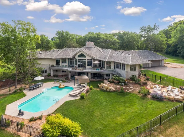 $2,495,000 | 525 Navajo Road West, Medina, MN 55340