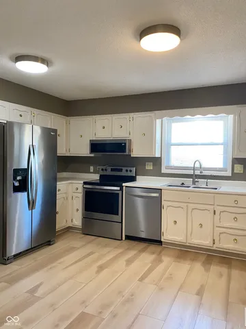 $389,000 | 429 Thornberry Drive, Carmel, IN 46032