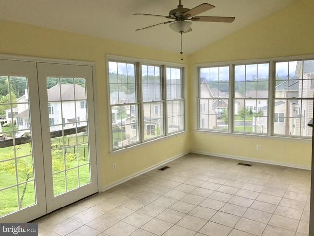 4007 Bridle Ridge Road Upper Marlboro, MD 20772 - Photo 12 of 30 Sun Room Off Of Kitchen