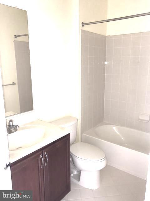 4007 Bridle Ridge Road Upper Marlboro, MD 20772 - Photo 22 of 30 Hall Bathroom 2nd Floor